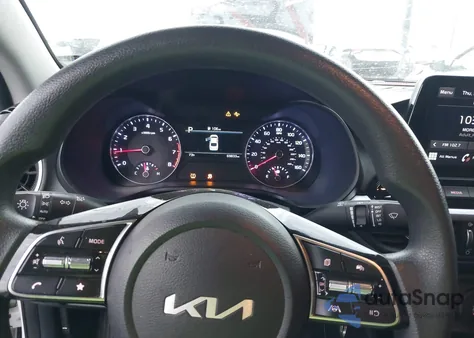 2022 Kia Forte Lxs z USA, uszkodzony, nr VIN 3KPF24AD2NE468629